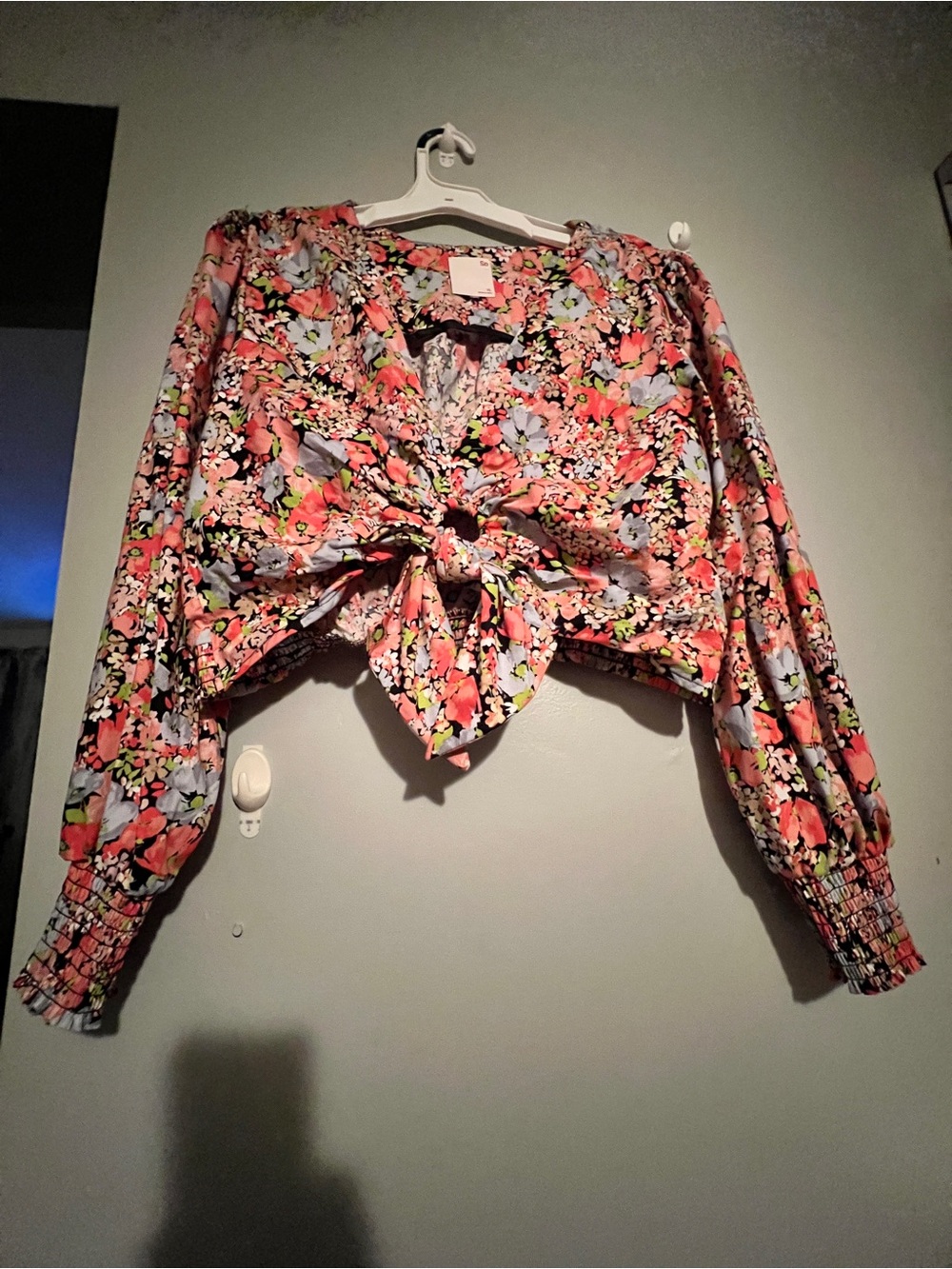 SO Pink Floral Tie-Front Long Sleeve Crop Blouse